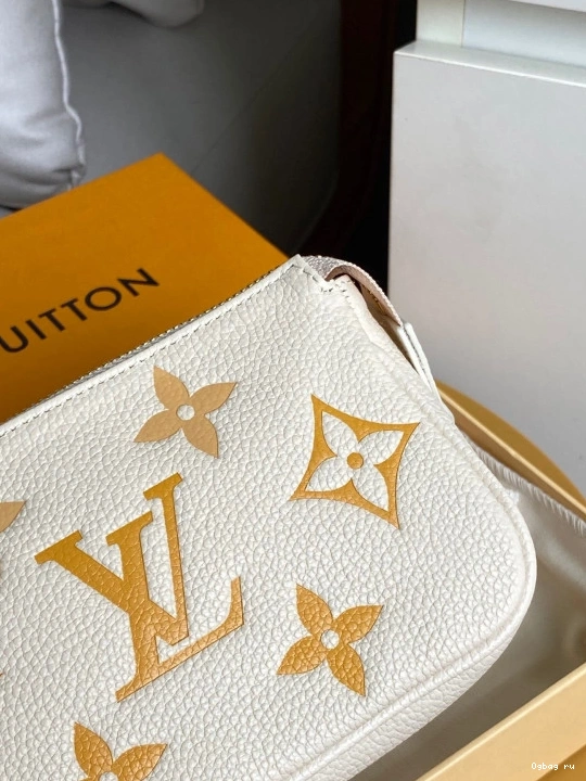 MINI VUITTON LOUIS POCHETTE ACCESSOIRES 0815